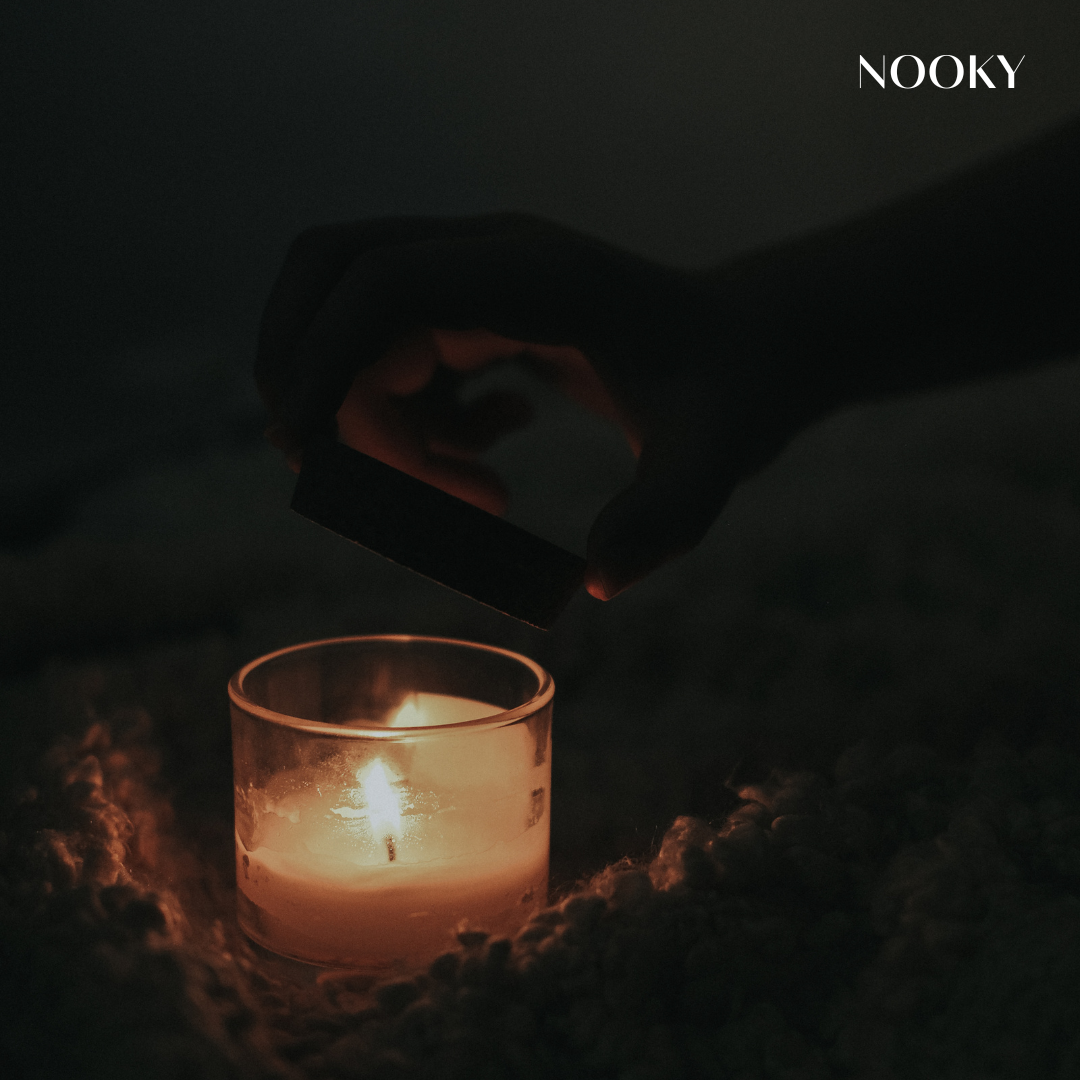 Sleek Silver Glass Candle with Jasmine Fragrance for Elegant Ambiance
